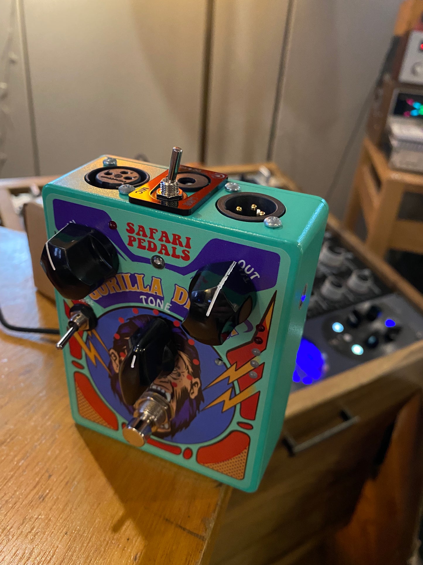 Gorilla Drive - Mic preamp and overdrive pedal with tone